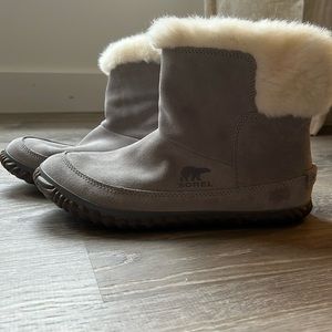 Sorel Suede/faux fur lined Ankle Boot